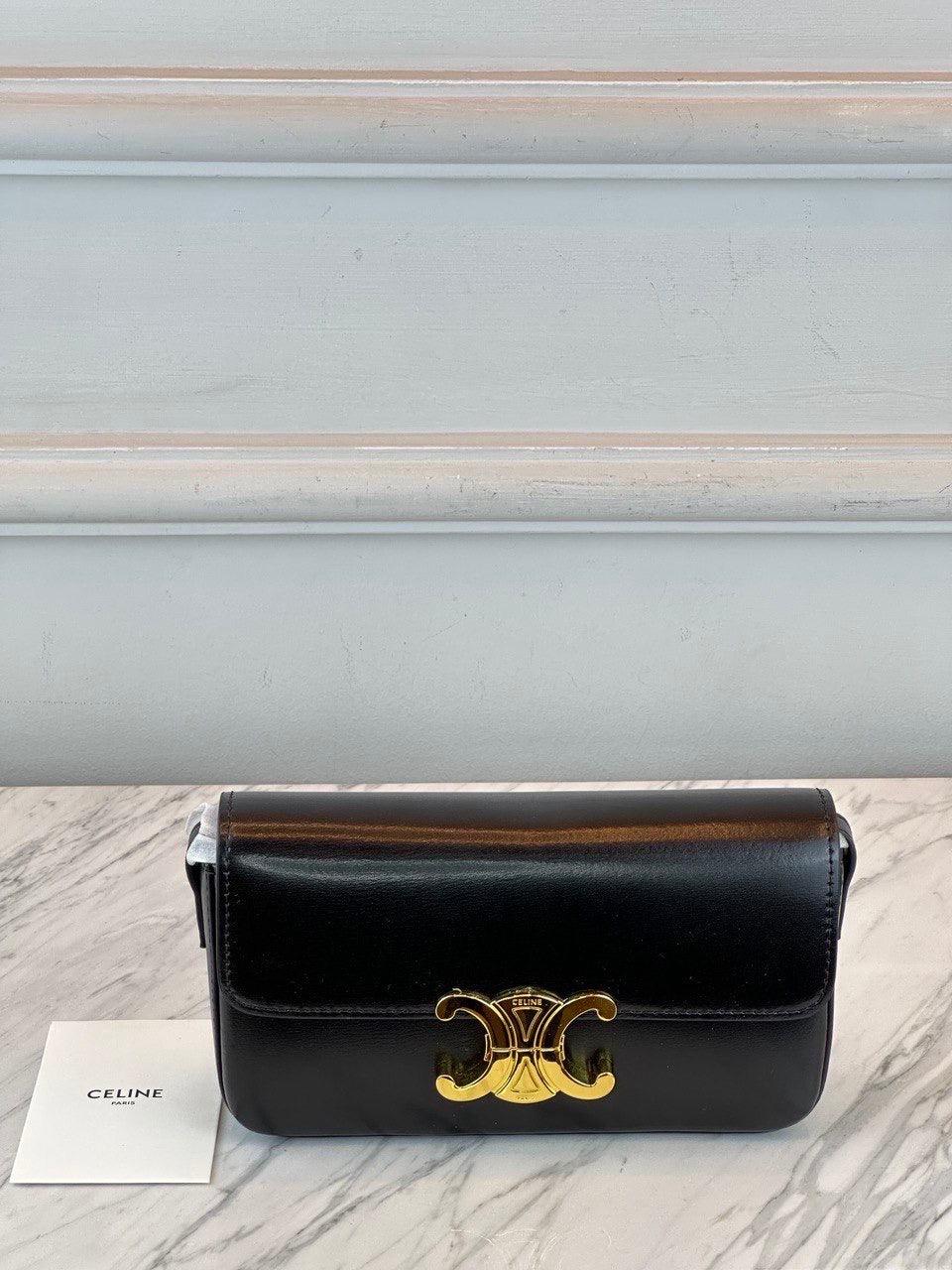 Celine Doğal Dana Derisinden Yapılmış Claude Omuz Çantası Siyah - Glimmer of Luxury