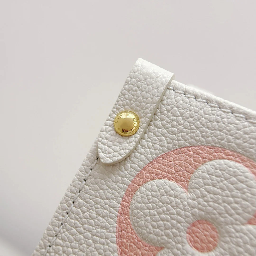OnTheGo - Glimmer of Luxury
