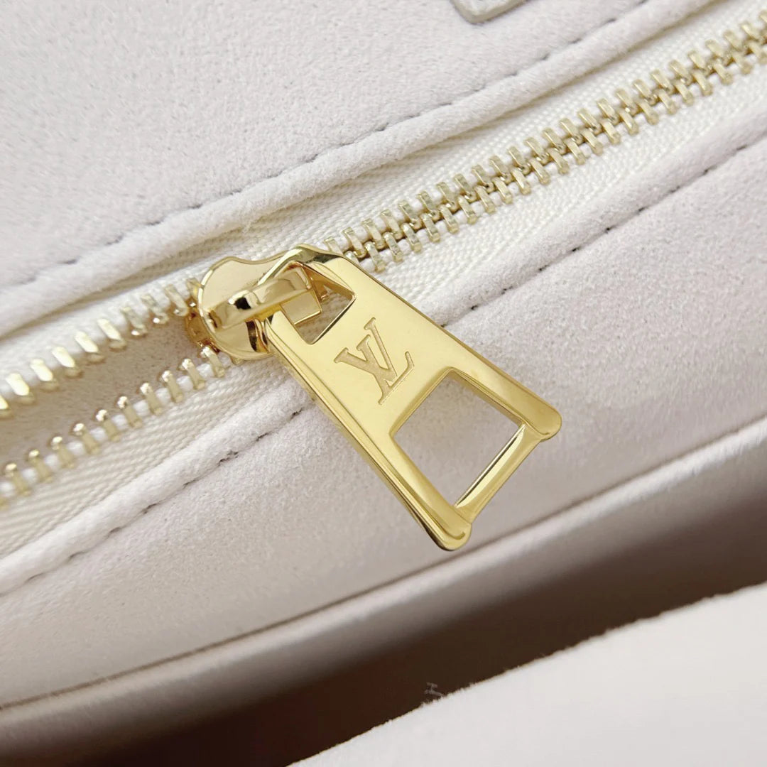 OnTheGo - Glimmer of Luxury