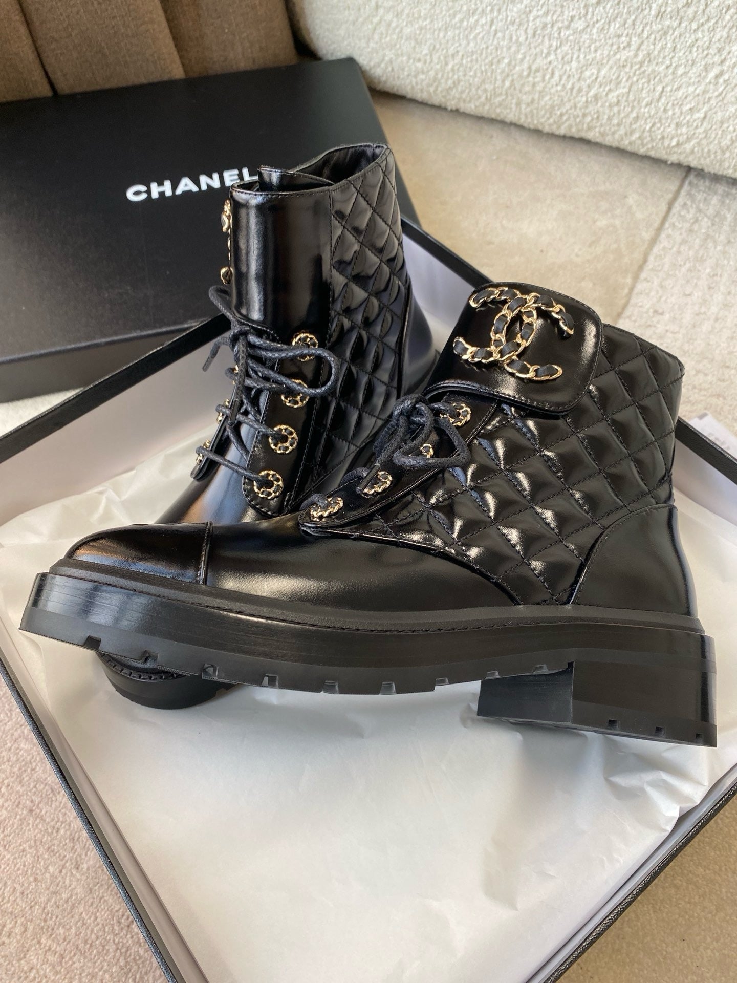 Chanel S24 Kısa Botlar - Glimmer of Luxury