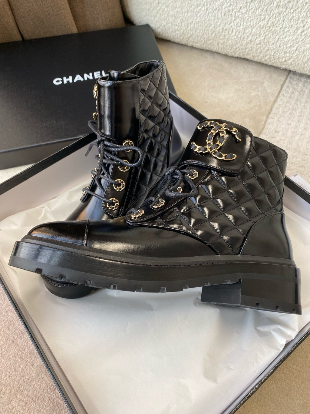 Chanel S24 Kısa Botlar - Glimmer of Luxury