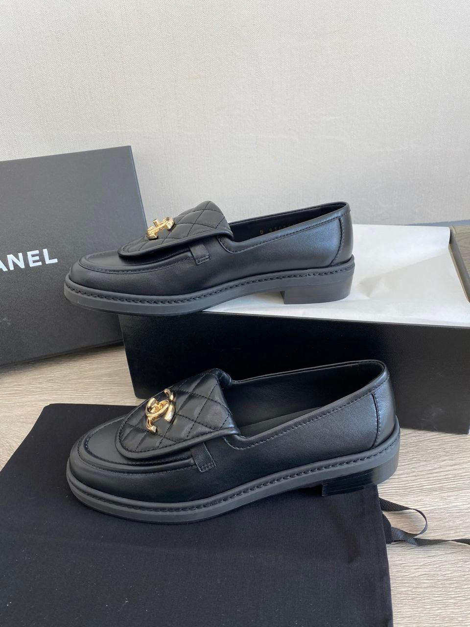 Chanel CC Dönüş Kilitli Deri Kapitone Siyah Loafer - Glimmer of Luxury