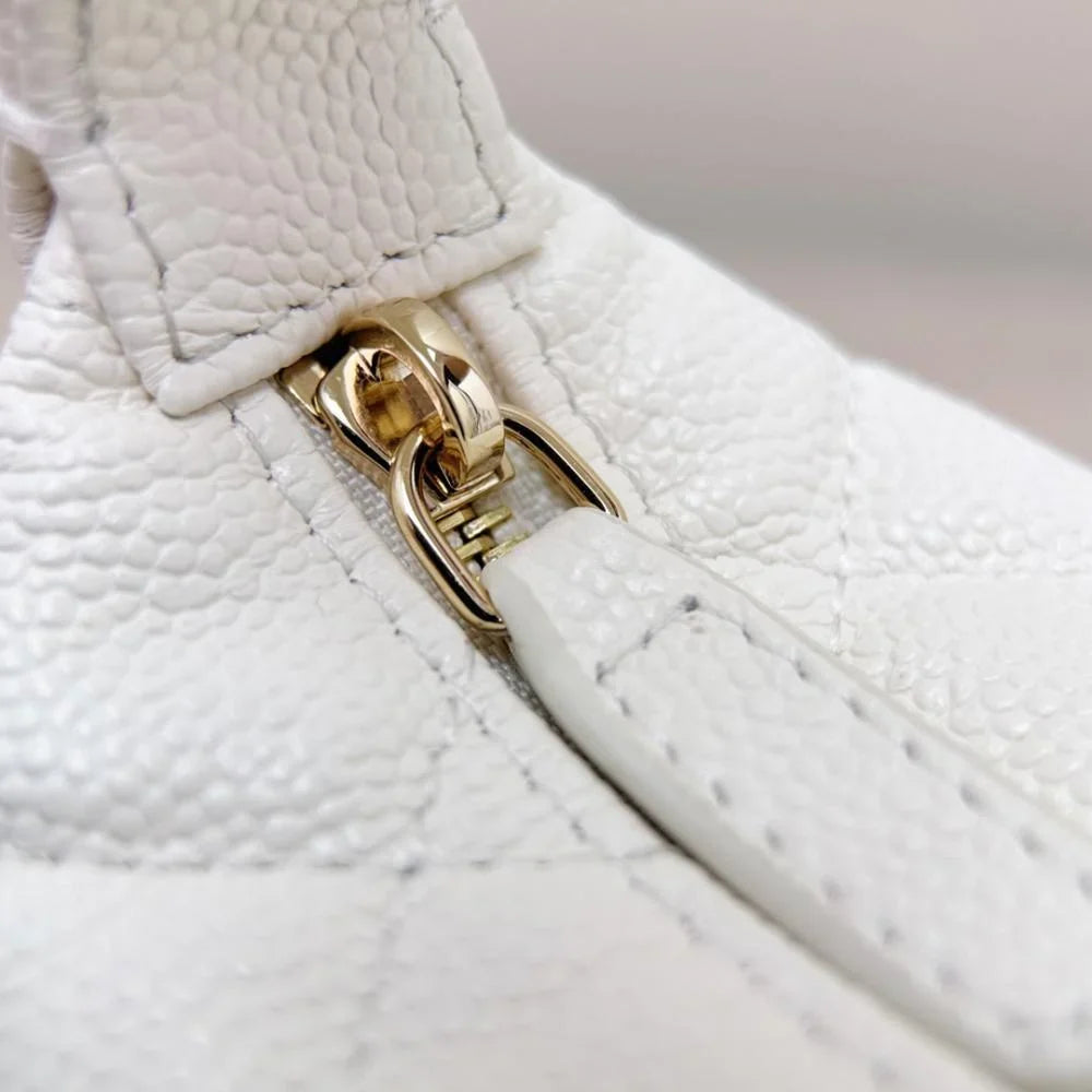 Chanel 25C Öğle Yemeği Kutusu Çantası - Glimmer of Luxury