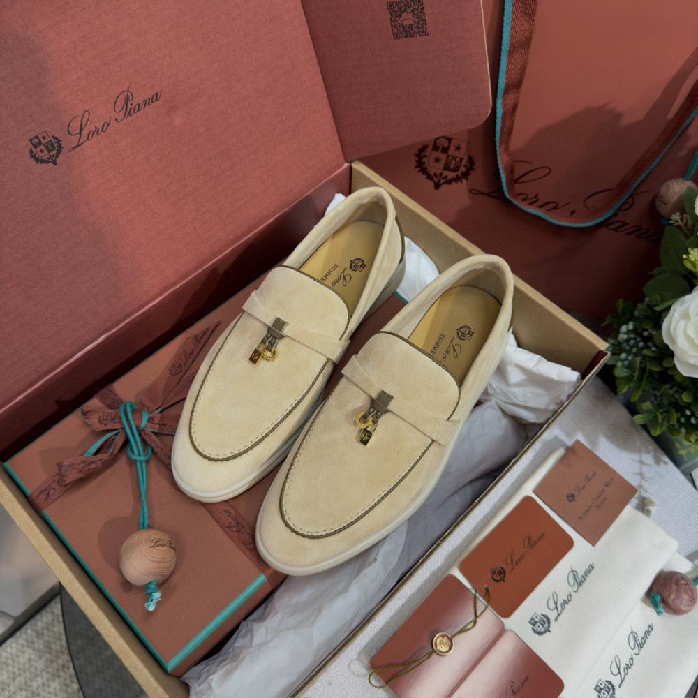 Loro Piana Yaz Büyüsü Yürüyüş Ayakkabısı - Tereyağı - Glimmer of Luxury