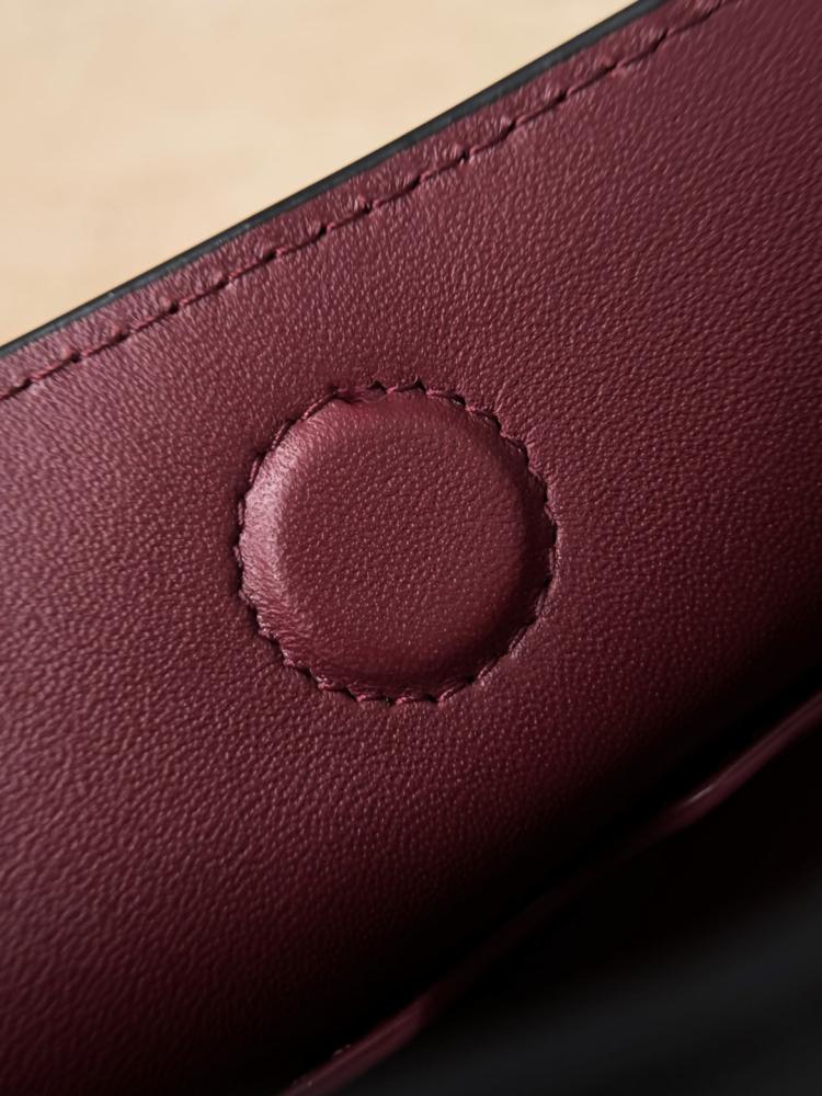 Chanel 26P Black Quilted Leather Shoulder Bag – Double Straps