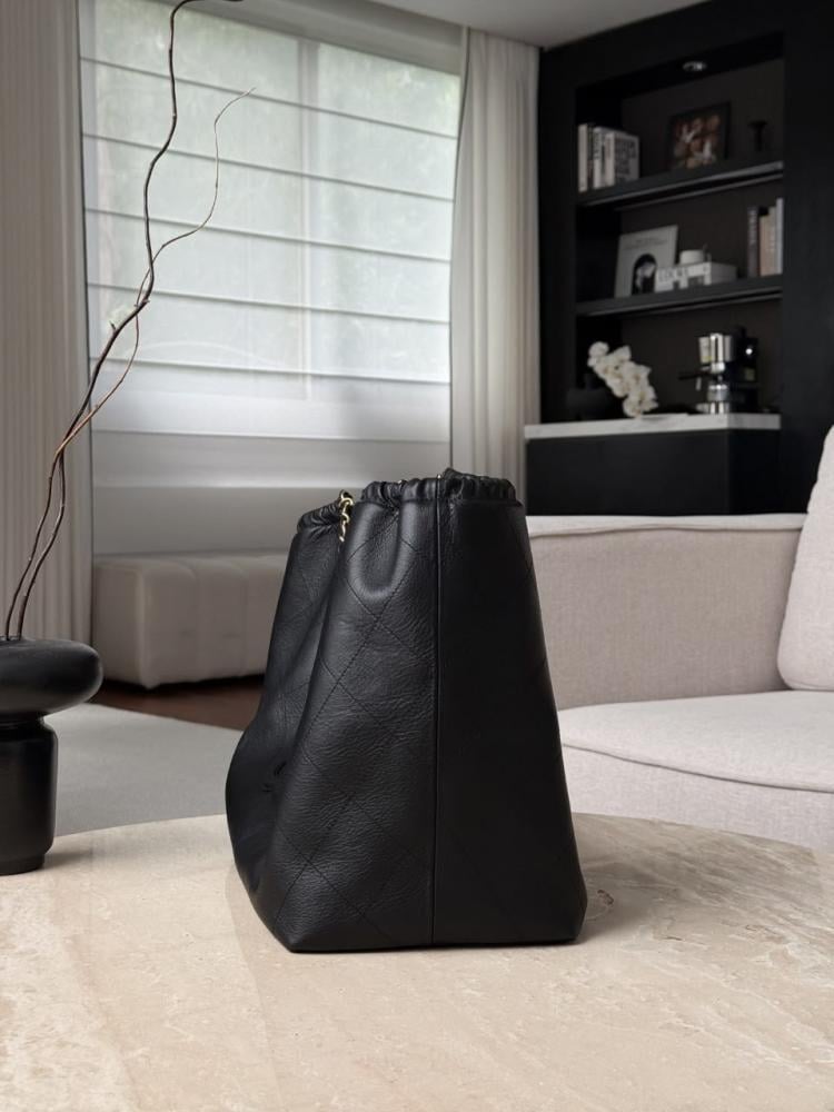 Chanel Kuzu Derisi Kapitone Neo Cabas / Maxi CC Hobo Alışveriş Çantası
