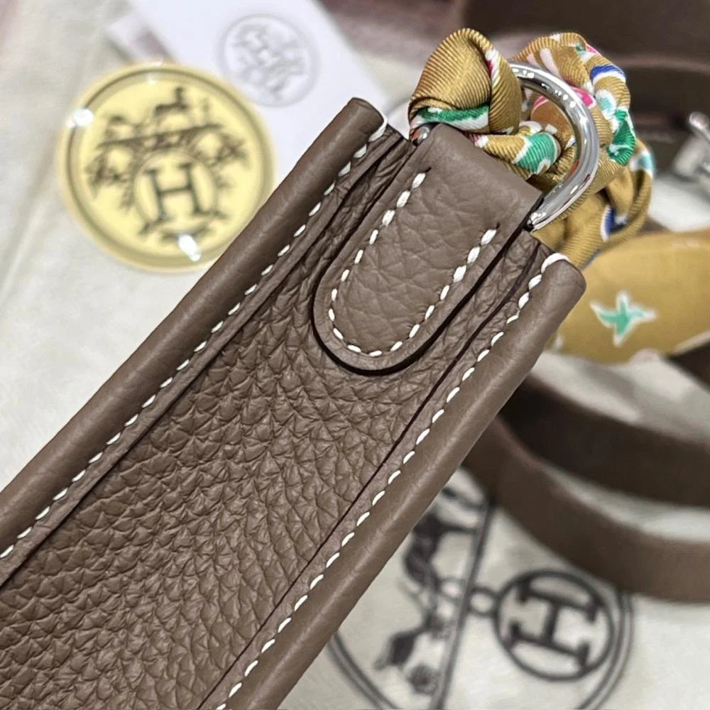 Hermès Evelyne 16cm Togo Leather Shoulder Bag