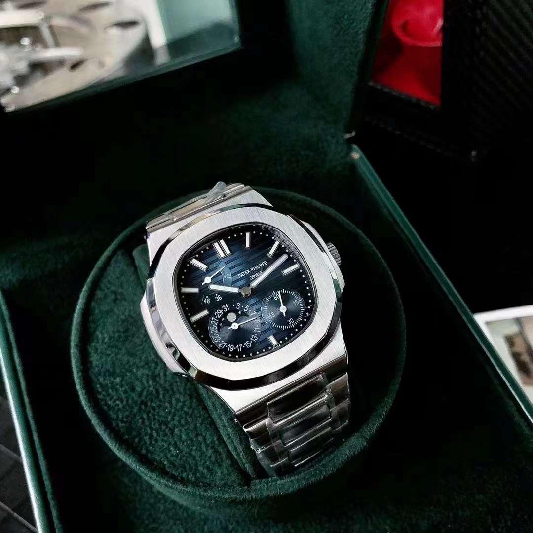 Patek Philippe Nautilus Saat - Glimmer of Luxury