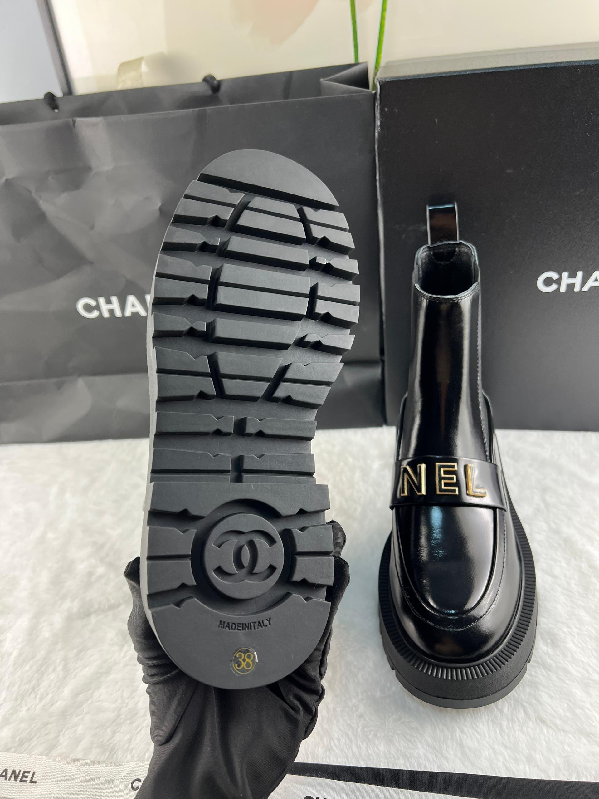 Chanel S24 Kısa Botlar - Glimmer of Luxury