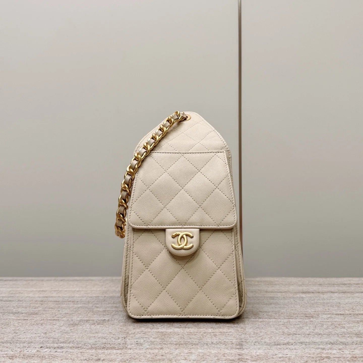 Chanel 25C Orta Boy Hobo Seyahat Çantası - Glimmer of Luxury