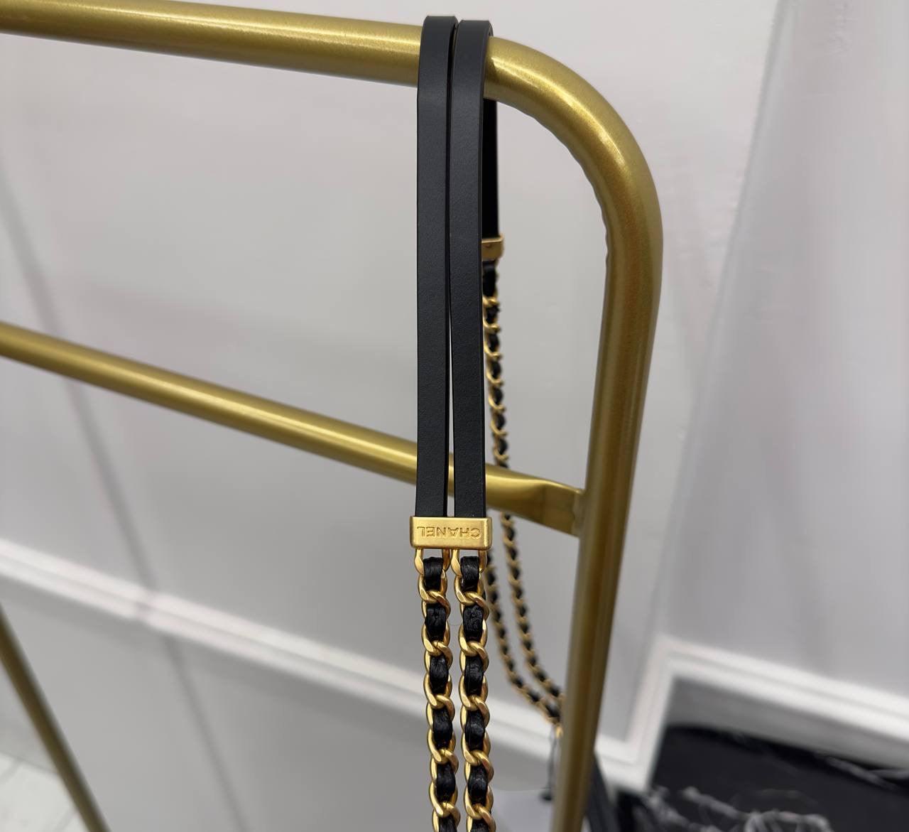 Chanel Küçük Kapaklı Çanta - Glimmer of Luxury