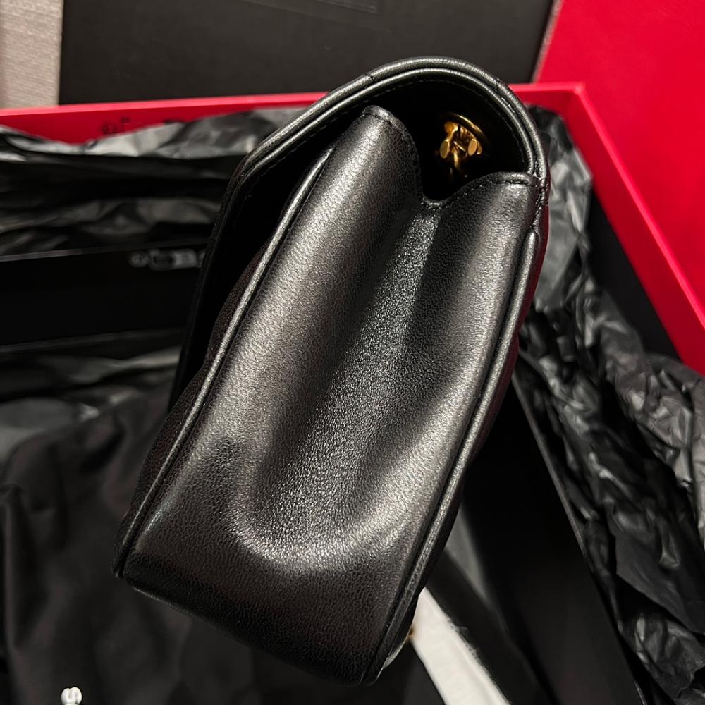 Saint Laurent MATELASSÉ Kuzu Derisindeki LOULOU Küçük Çanta - Glimmer of Luxury