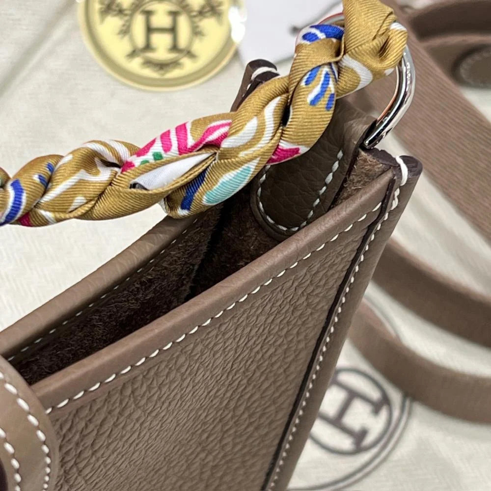 Hermès Evelyne 16cm Togo Leather Shoulder Bag