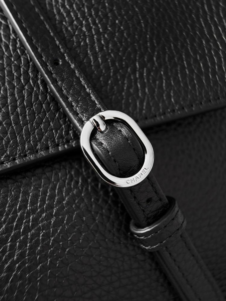 Chanel Maxi “Souplissimo” Küçük Kapaklı Çanta