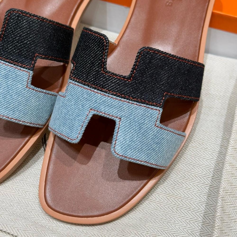 Hermès Oran Sandals Gray Argent