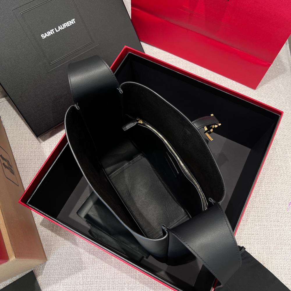 Saint Laurent 5 À 7 Large Flexible Bag