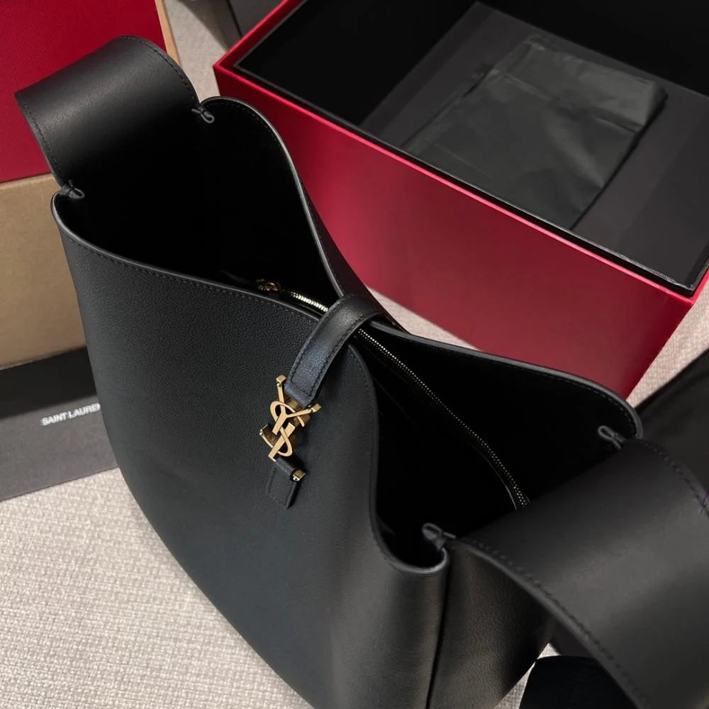 Saint Laurent 5 À 7 Large Flexible Bag