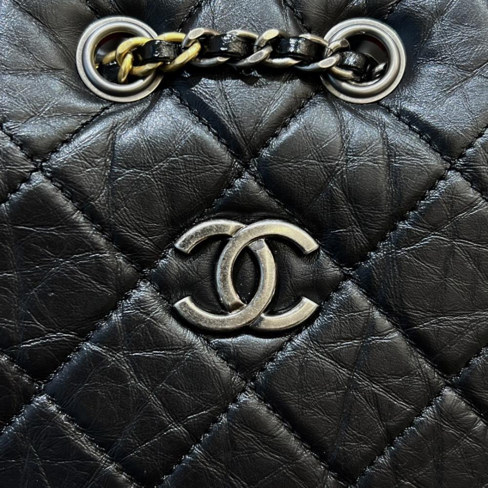 Chanel Eski Dana Derisi Kapitoneli Gabrielle Sırt Çantası Siyah - Glimmer of Luxury