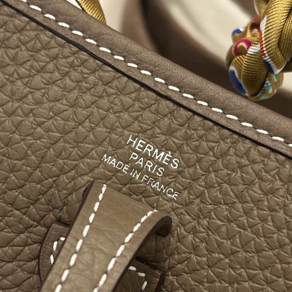 Hermès Evelyne 16cm Togo Leather Shoulder Bag