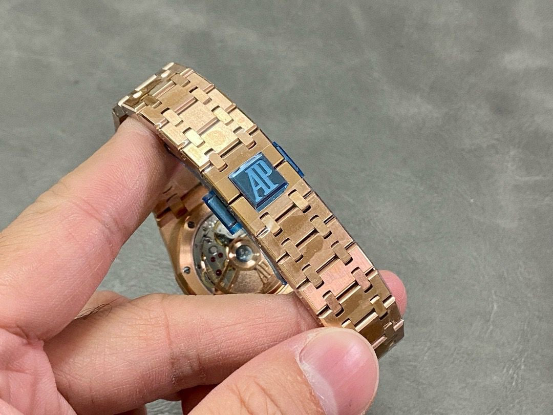 Audemars Piguet Royal Meşe Saat - Glimmer of Luxury