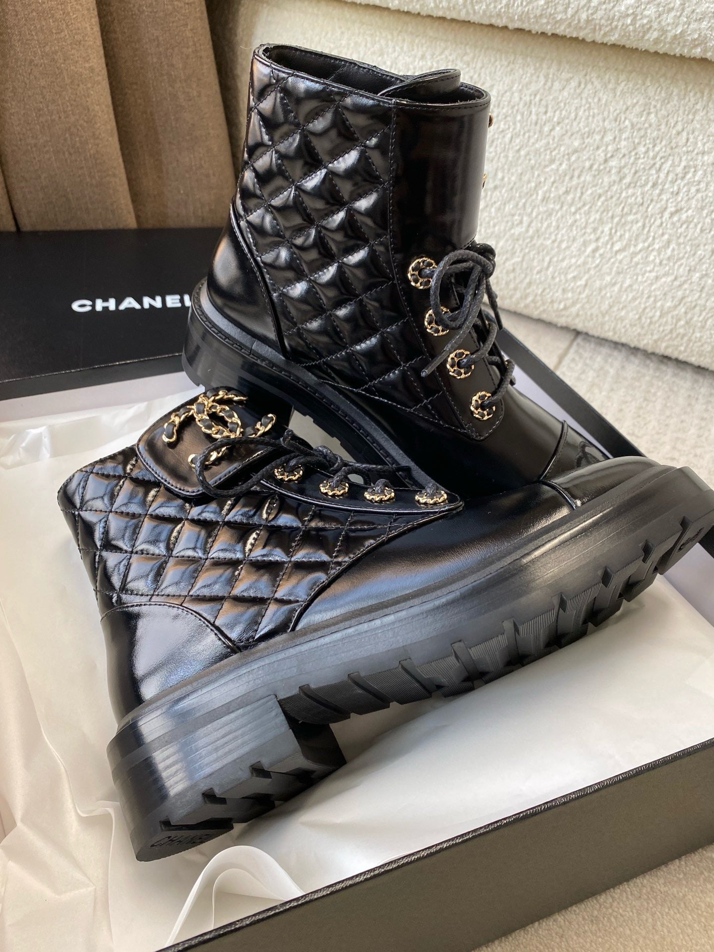 Chanel S24 Kısa Botlar - Glimmer of Luxury