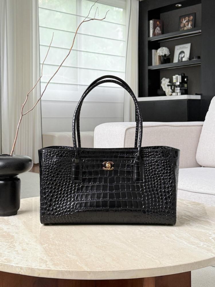 Chanel Küçük Cerf Alışveriş Çantası – Siyah