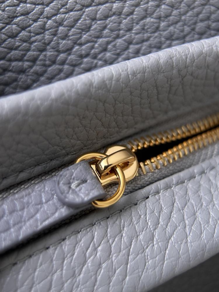 Chanel Urban Essentials Küçük Alışveriş Çantası