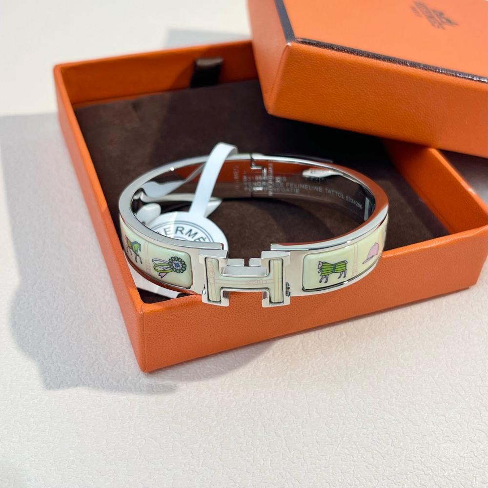 Hermès Clic H Bracelet – Ride Collection (Cream Enamel)