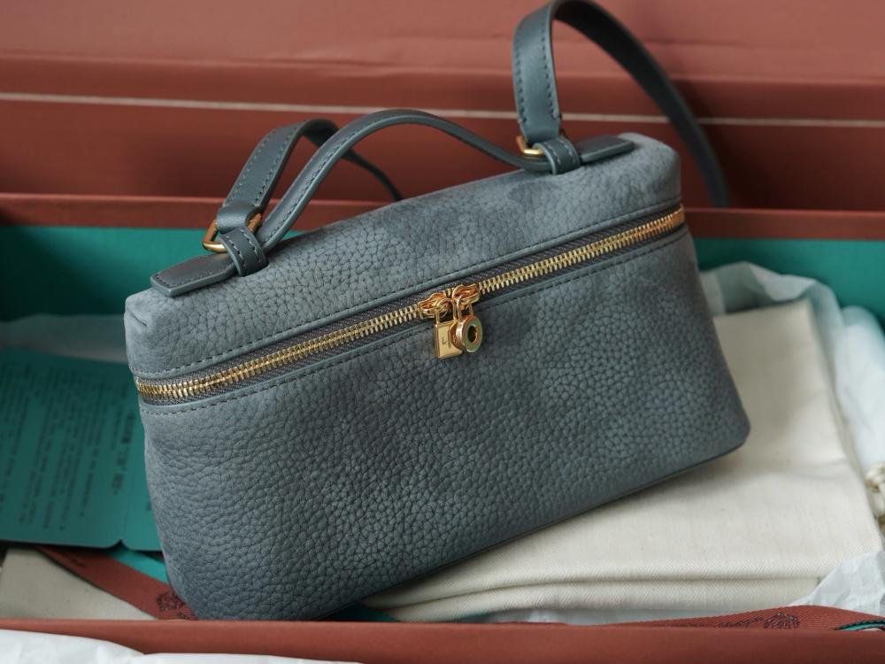 Loro Piana – Extra Pocket L19 (Grey Blue)