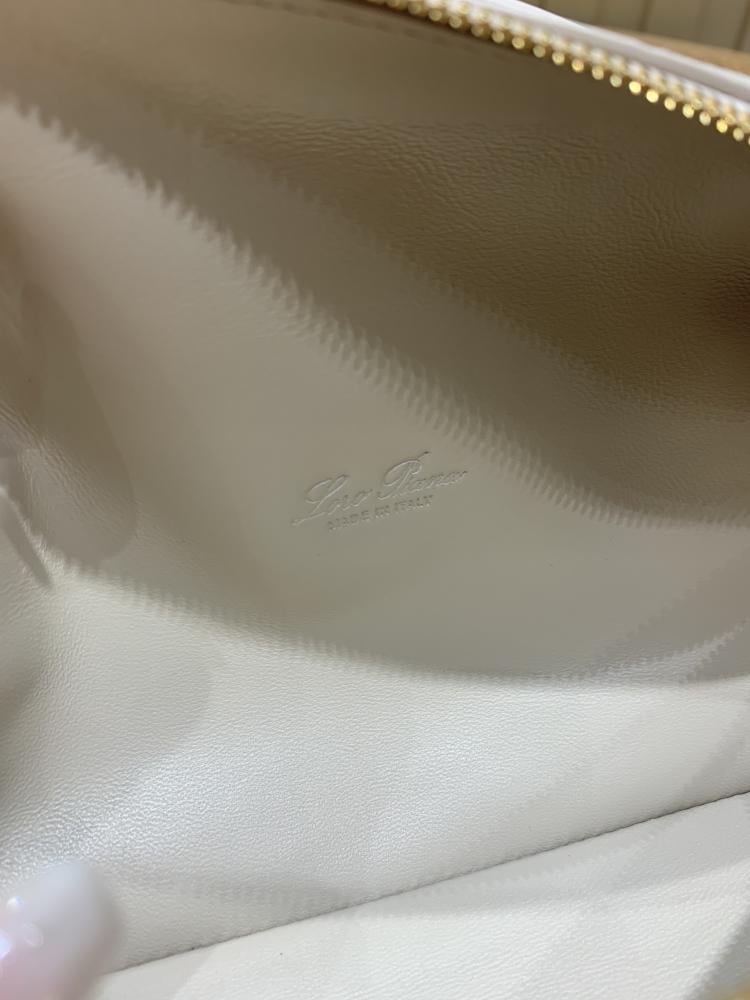 Loro Piana – Extra Pocket L19 (Ivory/Beige)