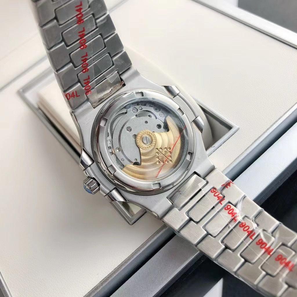 Patek Philippe Nautilus Saat - Glimmer of Luxury