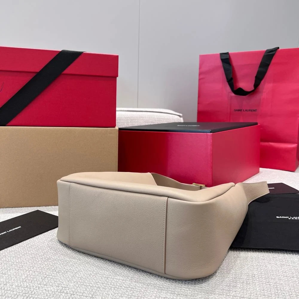 Saint Laurent 5 À 7 Large Flexible Bag