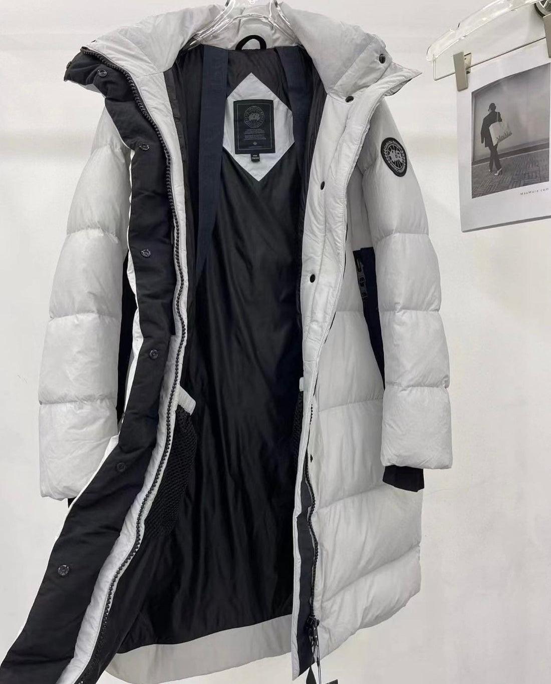 Canada Goose Byward Parka Siyah Logolu - Glimmer of Luxury