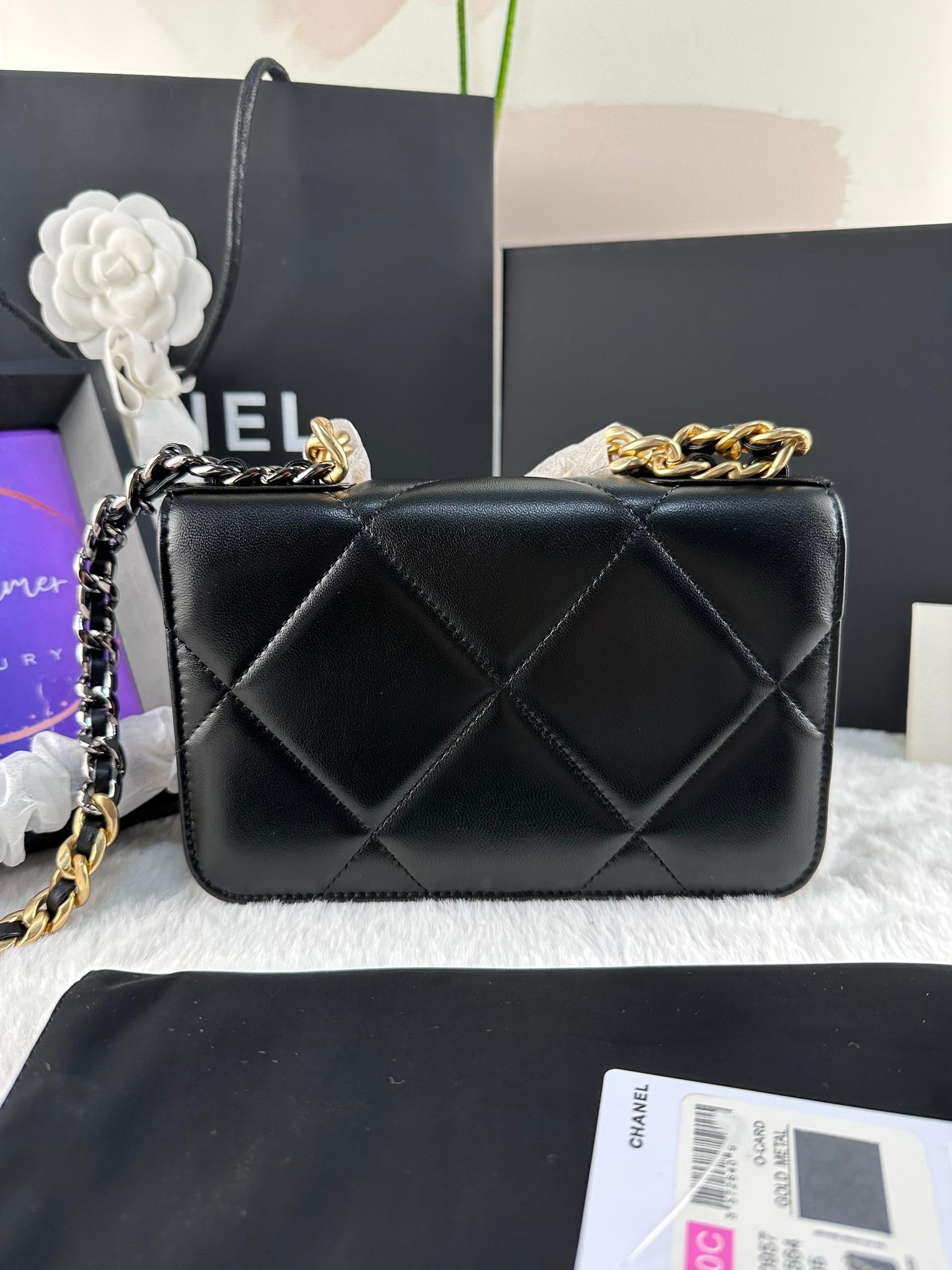 Chanel 19 Zincirli Cüzdan - Glimmer of Luxury