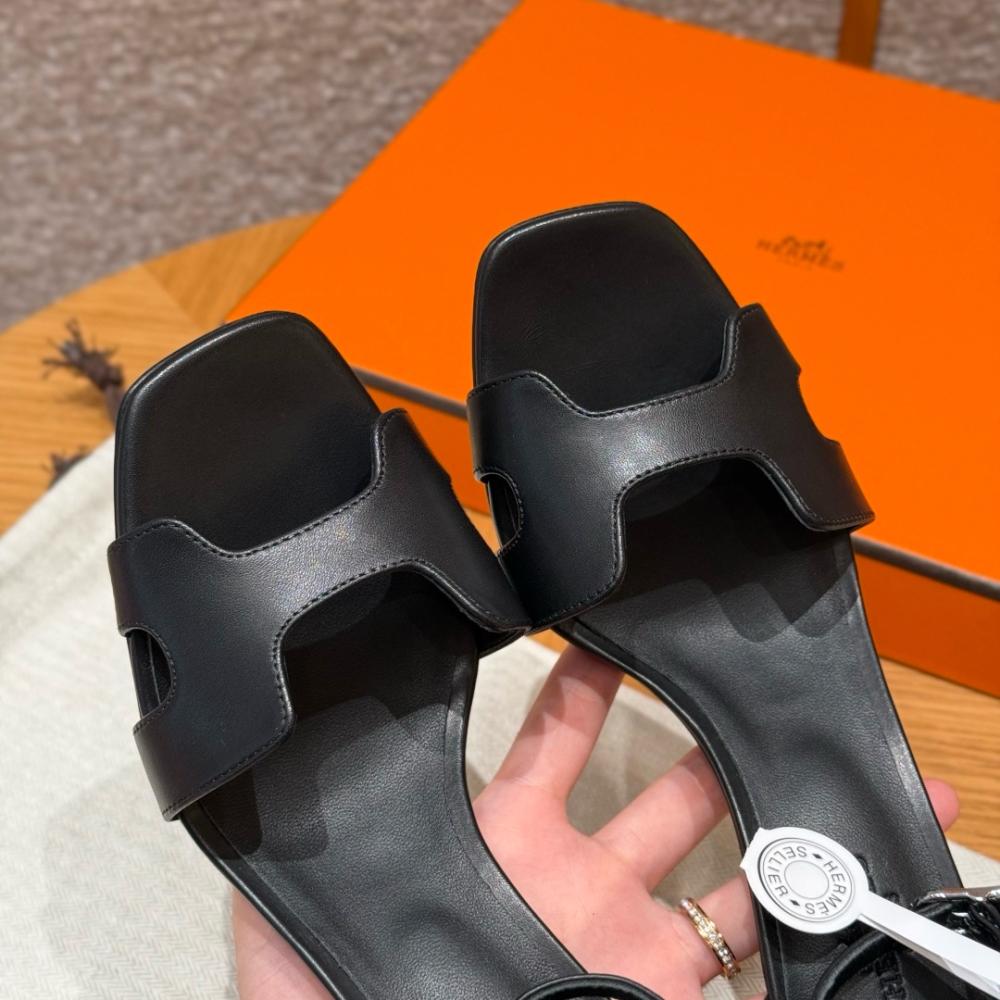 Hermès Oasis Sandals Black & Argent Grey