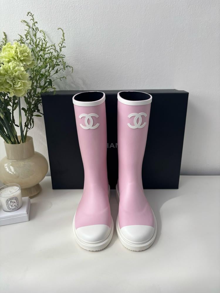 Kalosze Chanel – różowo-białe