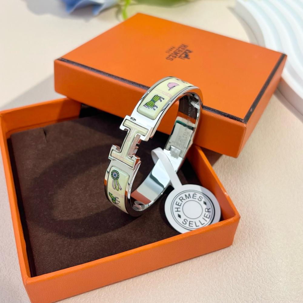 Hermès Clic H Bracelet – Ride Collection (Cream Enamel)