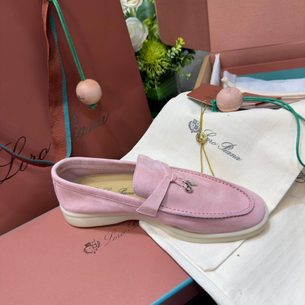 Loro Piana Yaz Büyüsü Yürüyüş Ayakkabısı - Açık Şakayık - Glimmer of Luxury