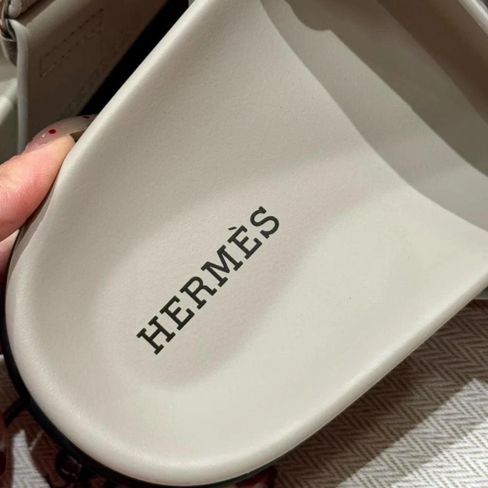 Hermès Chypre Sandals - Clay Beige
