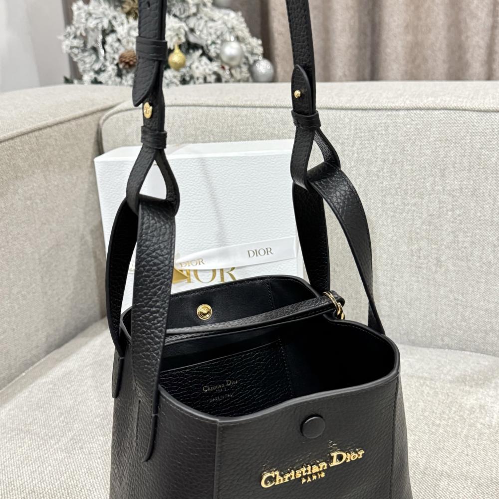 Dior İmzalı Orta Boy Kova Çanta