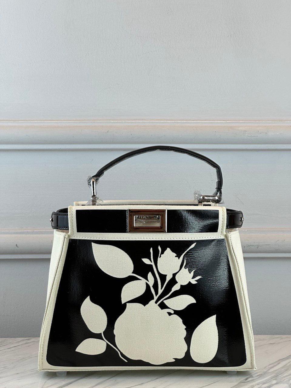 Fendi Peekaboo ISeeU Siyah Rugan ve Kanvas Çanta - Glimmer of Luxury