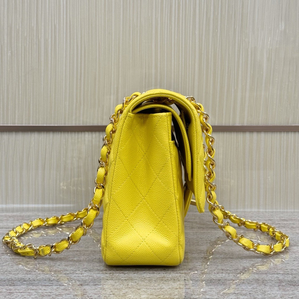 Chanel Flap Orta Boy Çanta Havyar Deri 2024 Sarı Renk - Glimmer of Luxury