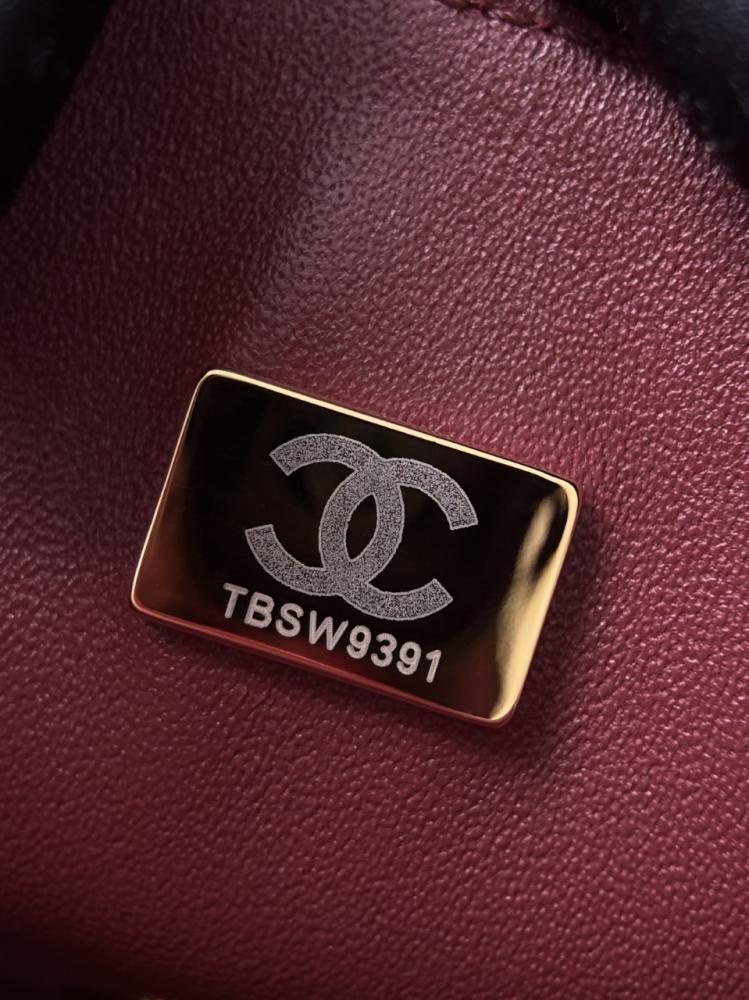 Chanel Saplı Kapaklı Timsah Derisi Desenli Çanta
