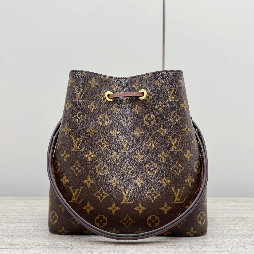 NÉONOÉ - Glimmer of Luxury