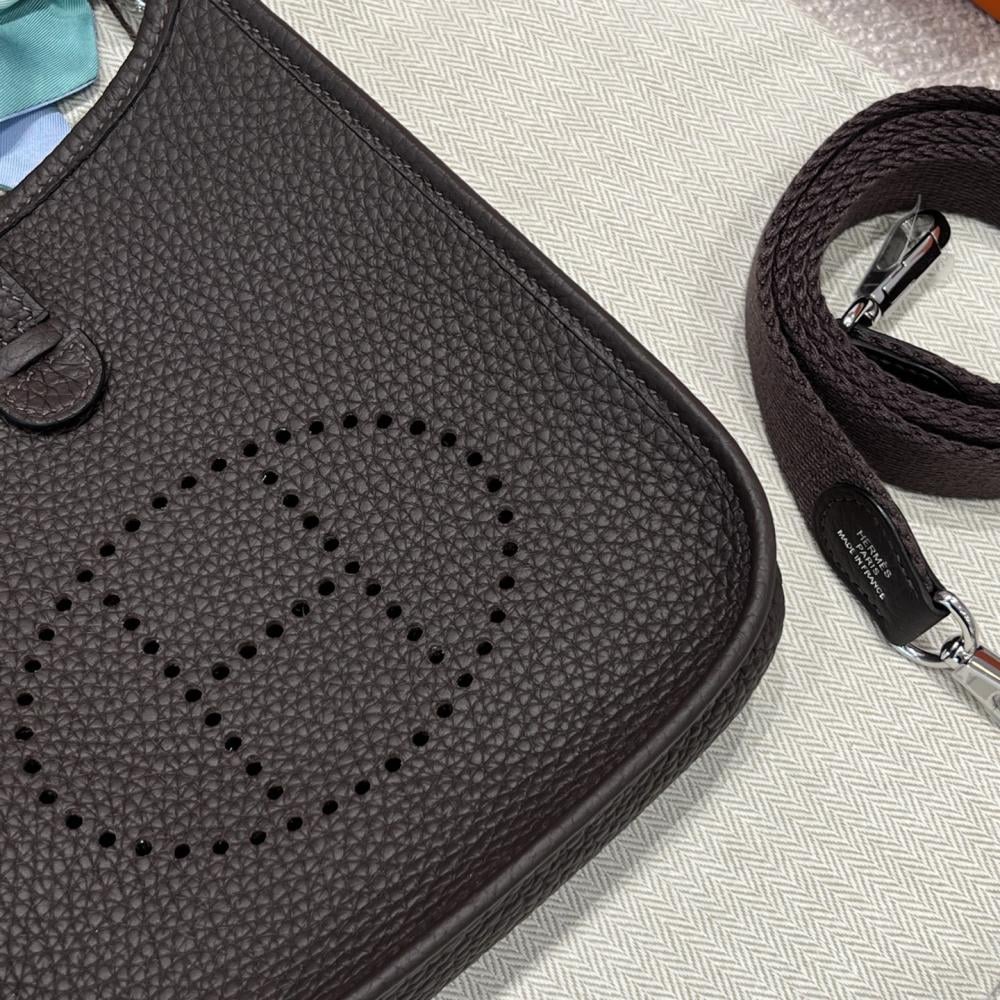 Hermès Evelyne 16cm Togo Leather Shoulder Bag
