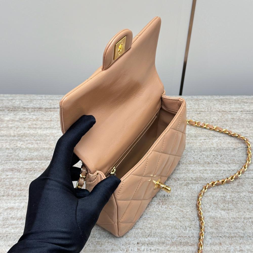 Chanel 24B Kapaklı Yeni Kalın Zincir Saplı Çanta - Glimmer of Luxury