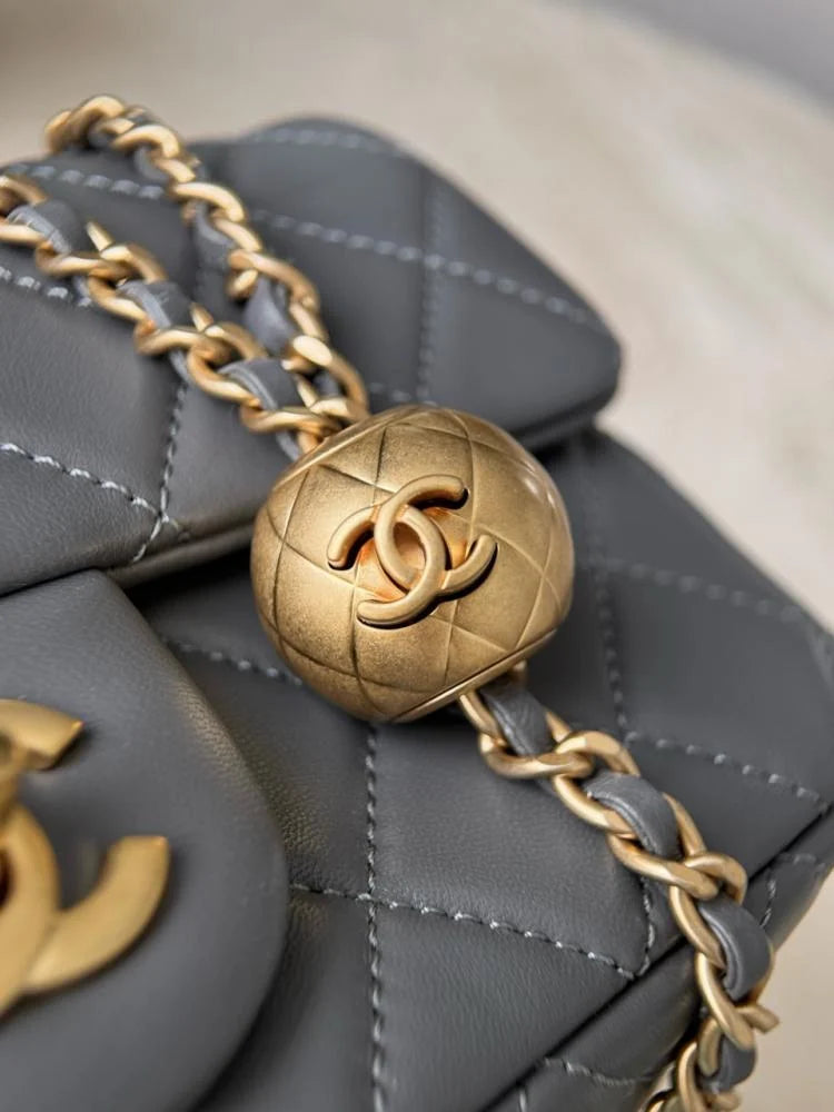 Chanel Klasik Kapaklı Mini 20 cm