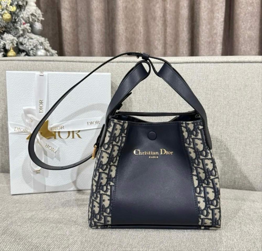 Dior İmzalı Orta Boy Kova Çanta