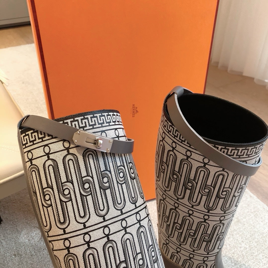 Hermès Zıplayan Botlar - Glimmer of Luxury