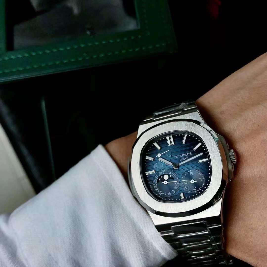Patek Philippe Nautilus Saat - Glimmer of Luxury